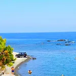 Astrofegia Beachfront * Pomos