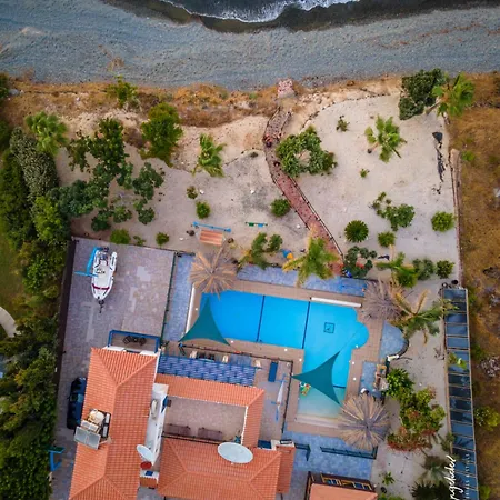 Villa Astrofegia Beachfront Pomos