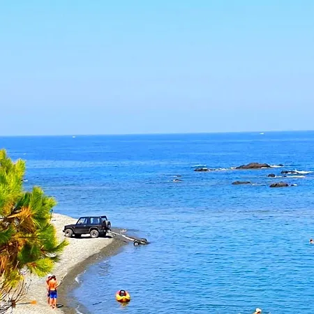 Astrofegia Beachfront * Pomos