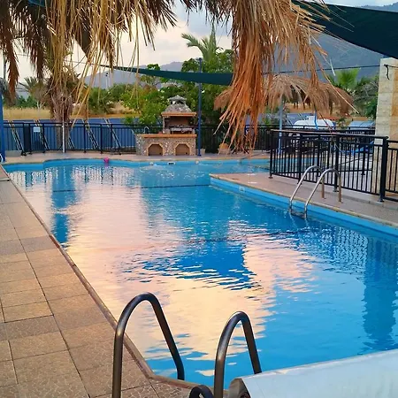 Astrofegia Beachfront וילה