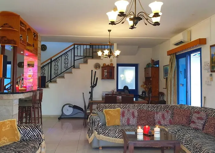 Astrofegia Beachfront Vila *